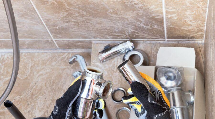 Professional gutter cleaning in Rufe, OK